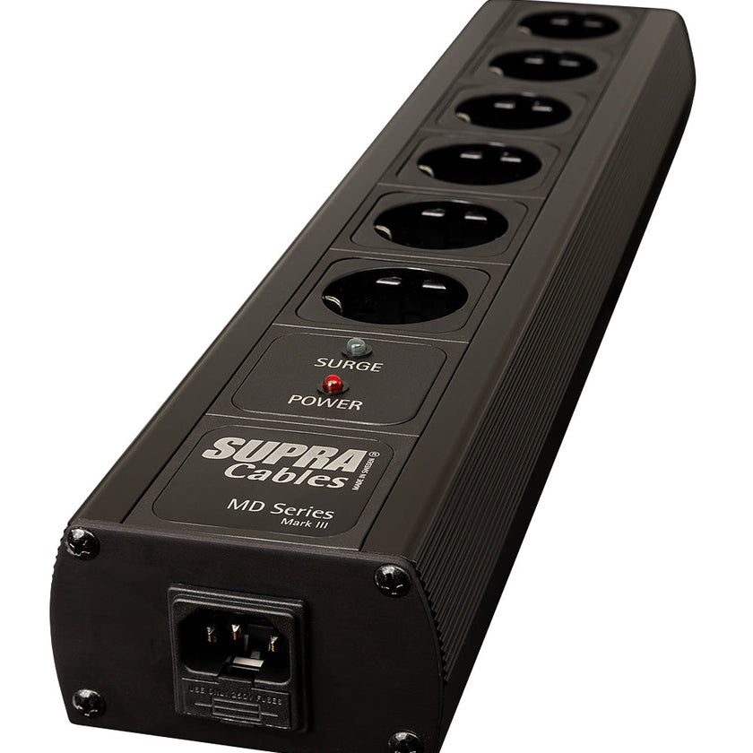 Supra LoRad MD06/SP SPC ylijännitesuojattu jakopistorasia, musta